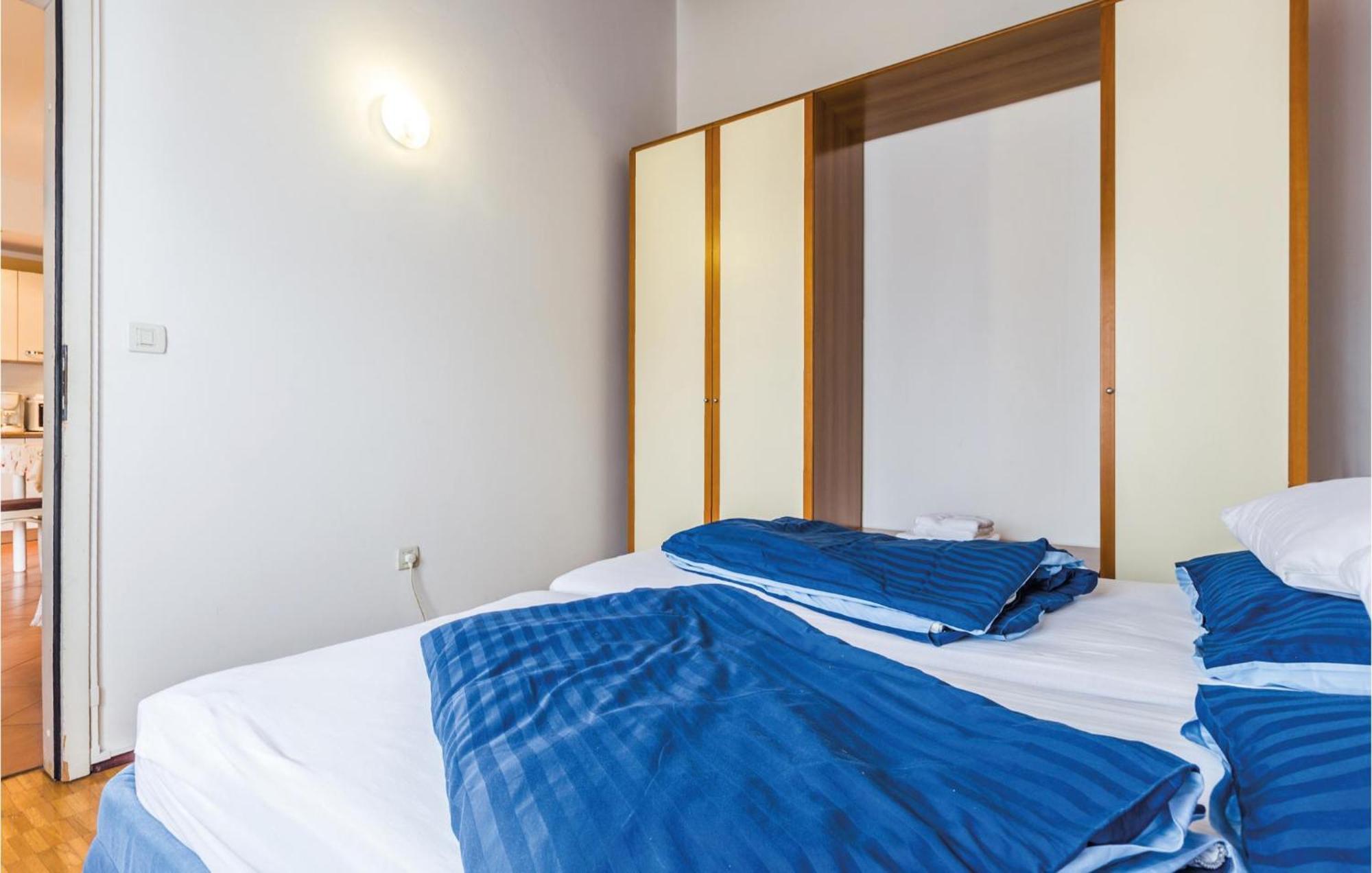 Gorgeous Apartment In Porec With Kitchen المظهر الخارجي الصورة